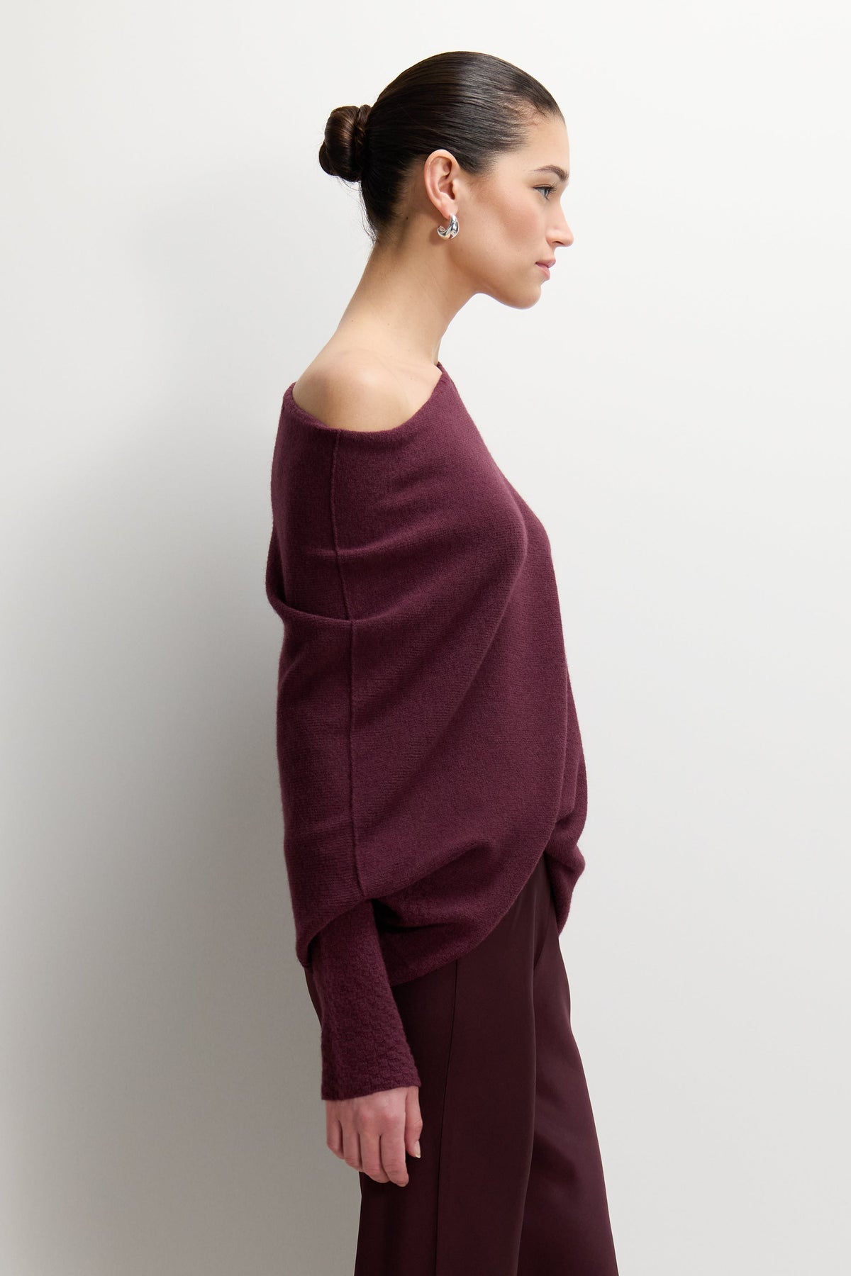 Top asymétrique en maille – Prune améthyste