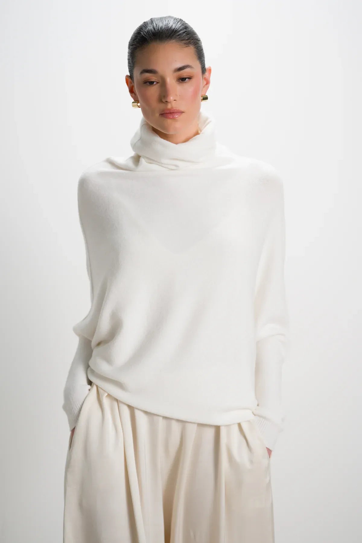 Top asymétrique en maille – Ivoire