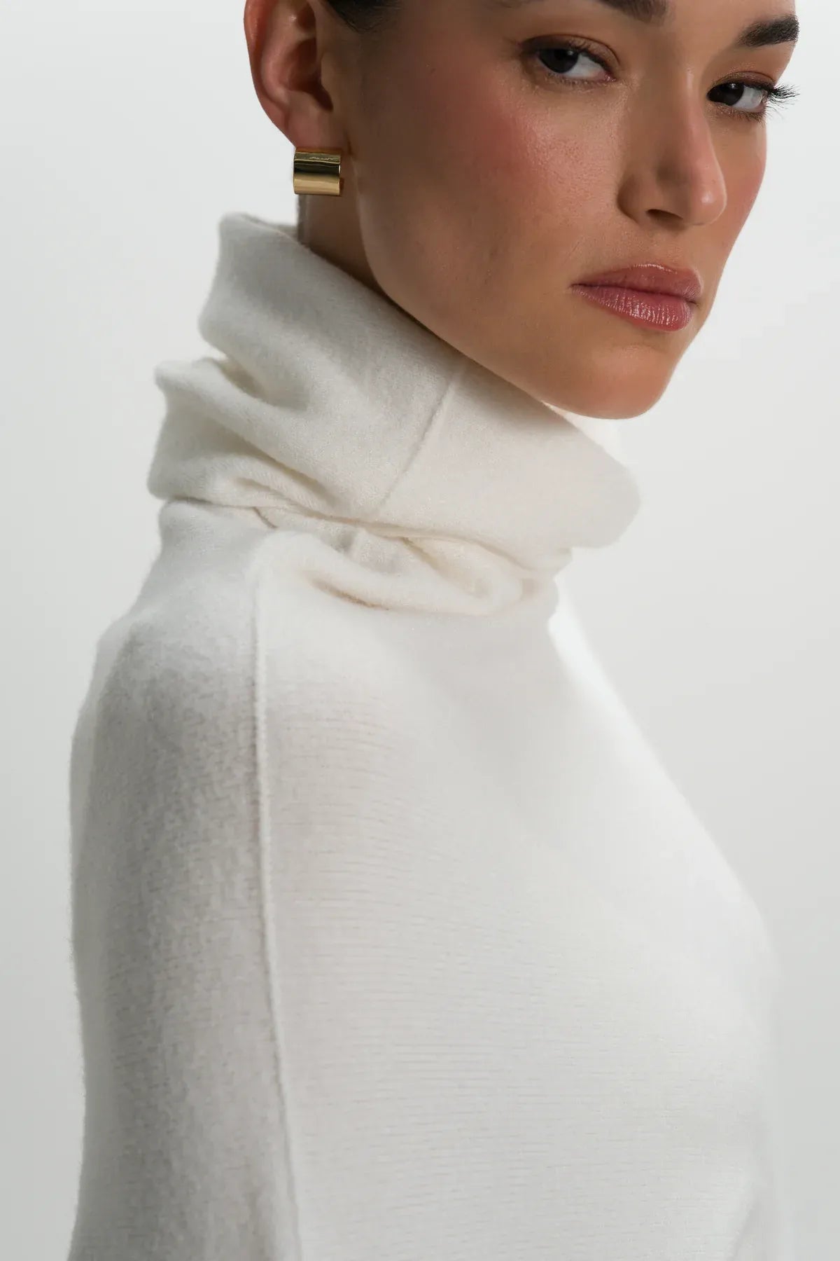 Top asymétrique en maille – Ivoire
