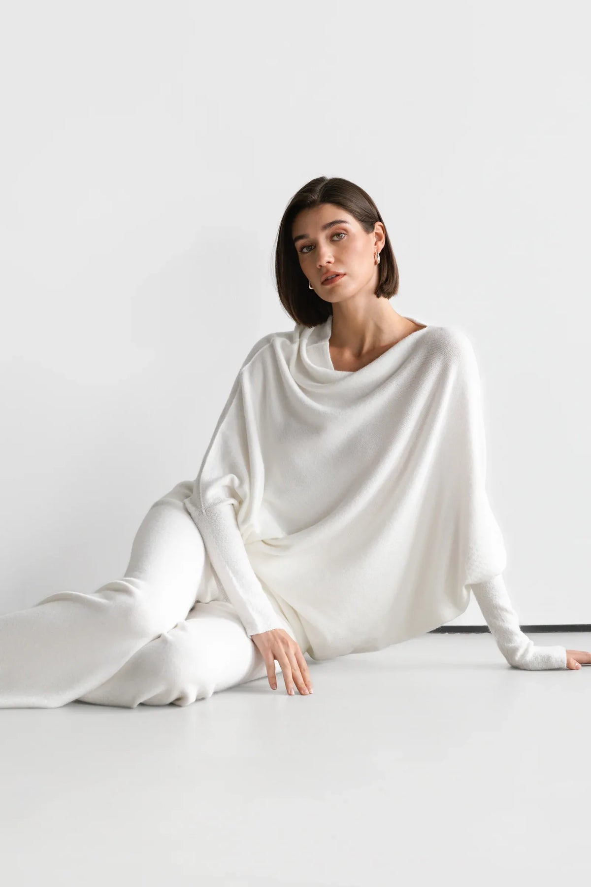 Top asymétrique en maille – Ivoire