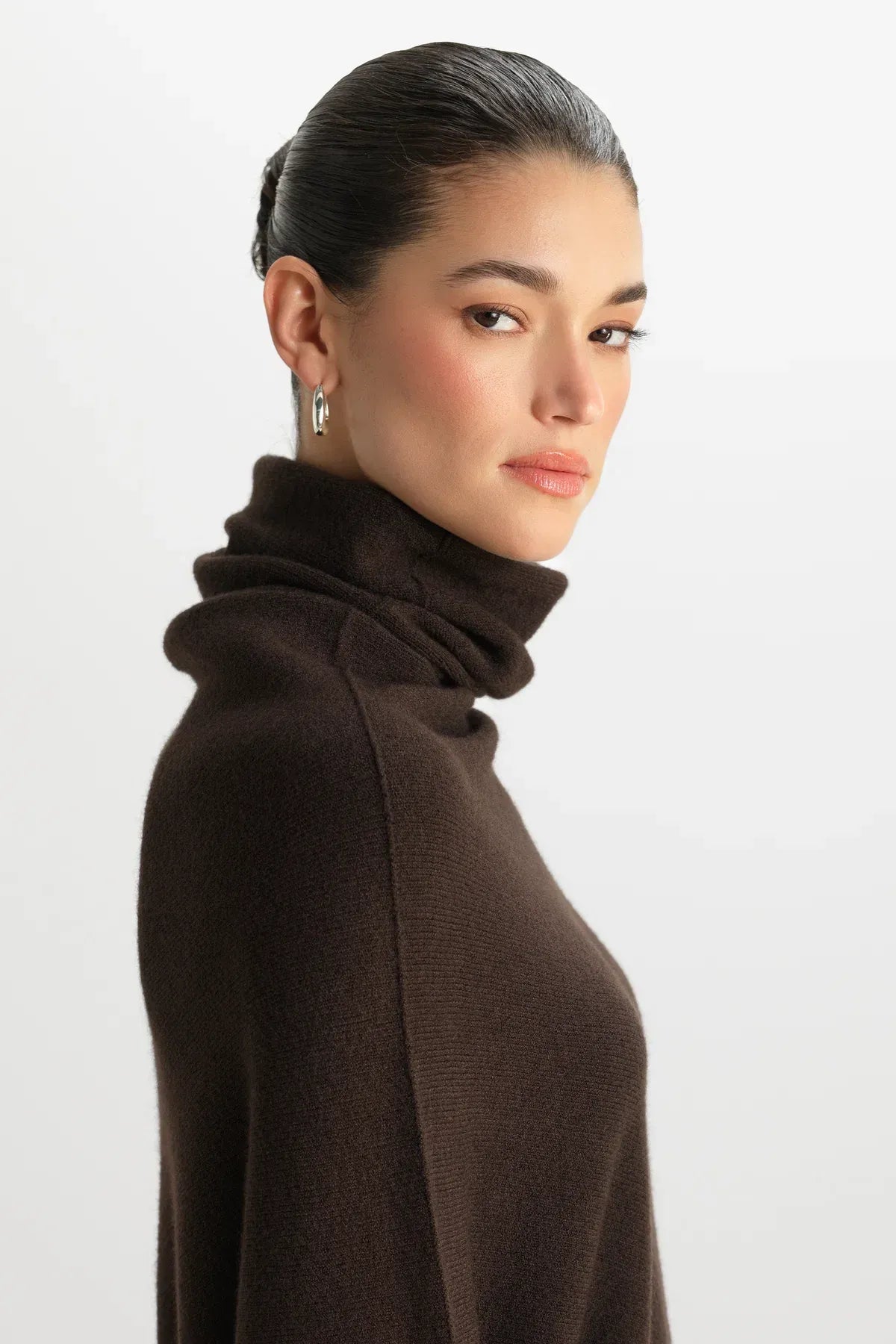 Top asymétrique en maille – Brun espresso