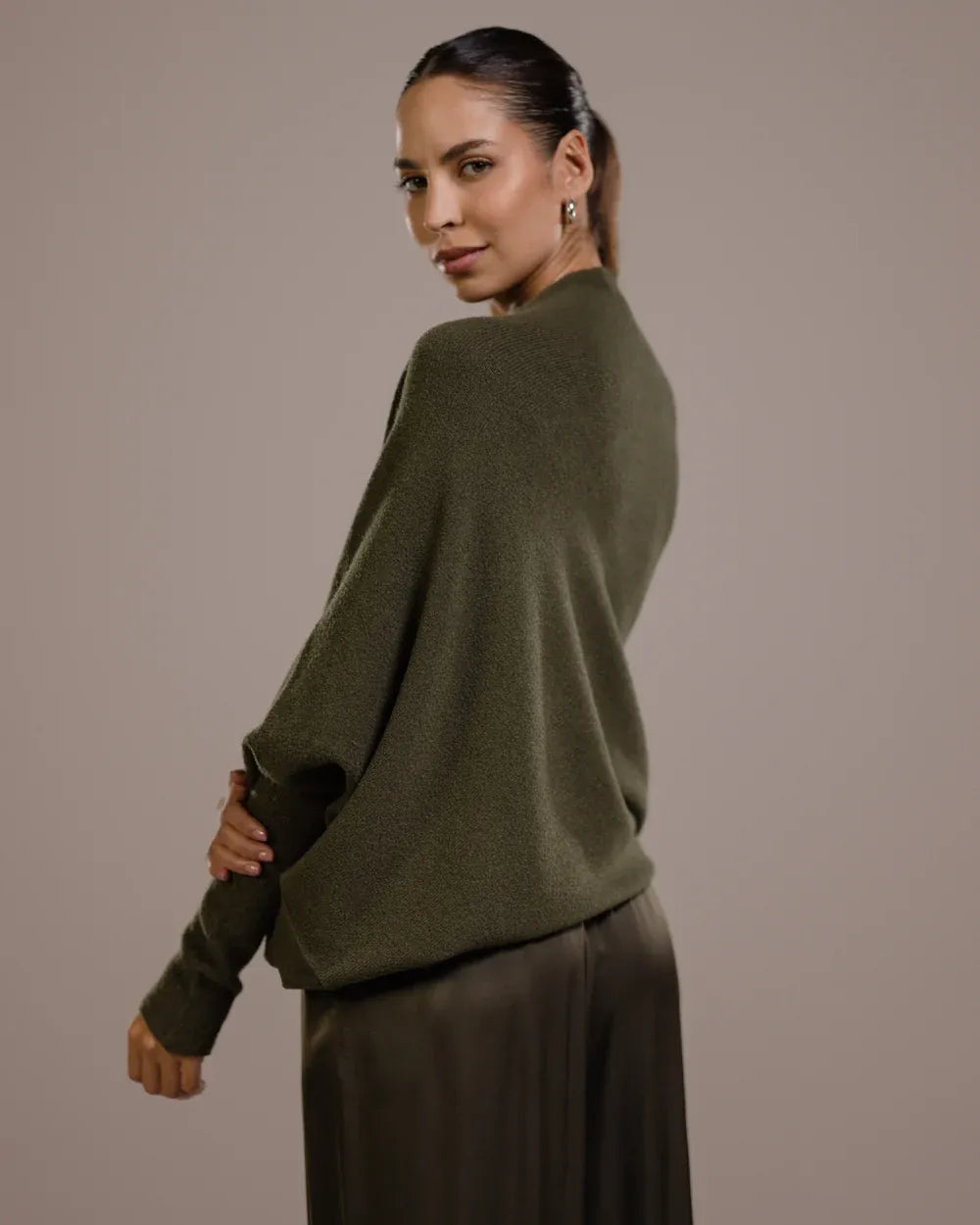 Top asymétrique en maille – Kaki