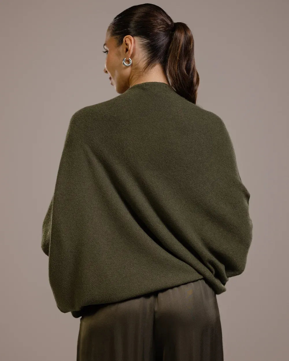 Top asymétrique en maille – Kaki