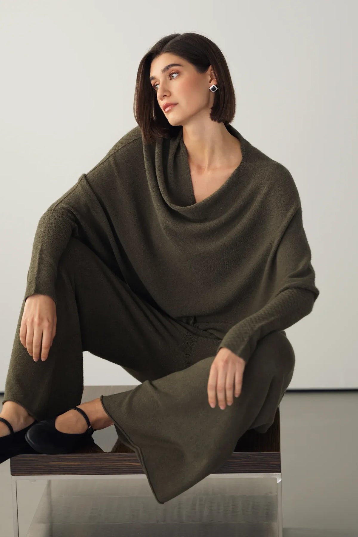 Top asymétrique en maille – Kaki